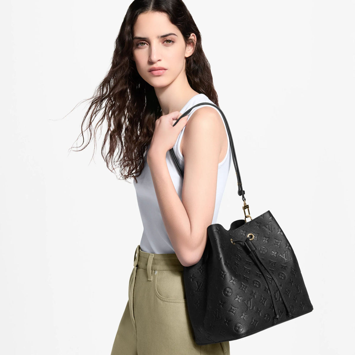 NéoNoé MM Black Monogram Empreinte Leather Bucket Bag M45256