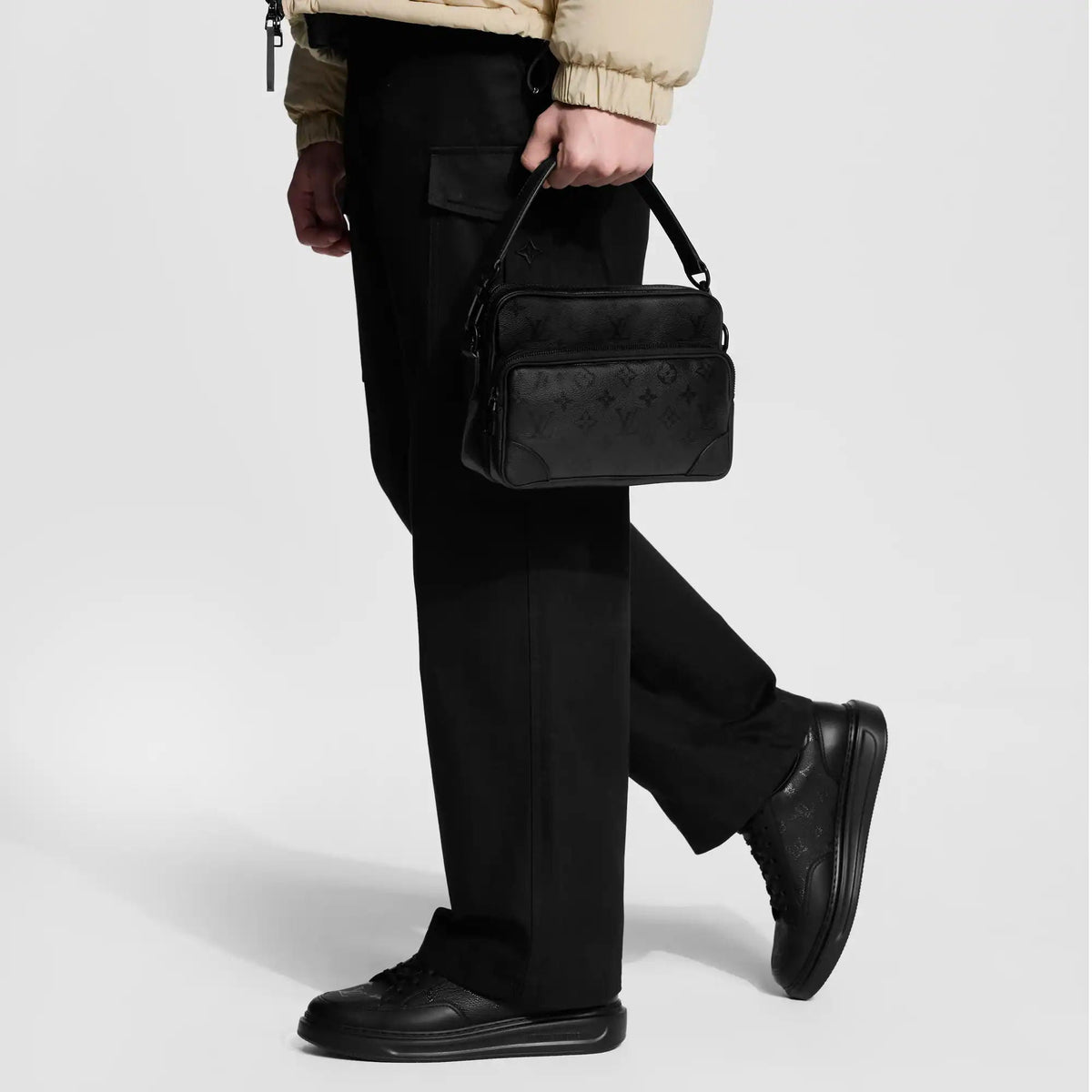 Nil Cross-Body Bag Monogram Midnight Shoes