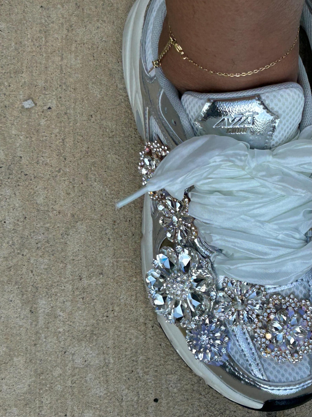 CUSTOM Jewleded women’s sneakers Silver & gold
