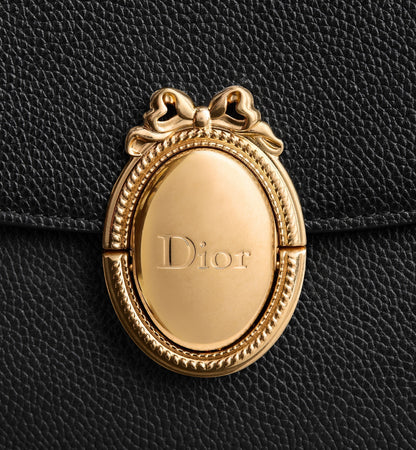 Medium Médaillon Flap Luxury Handbag With Grained Calfskin And Signature Clasp