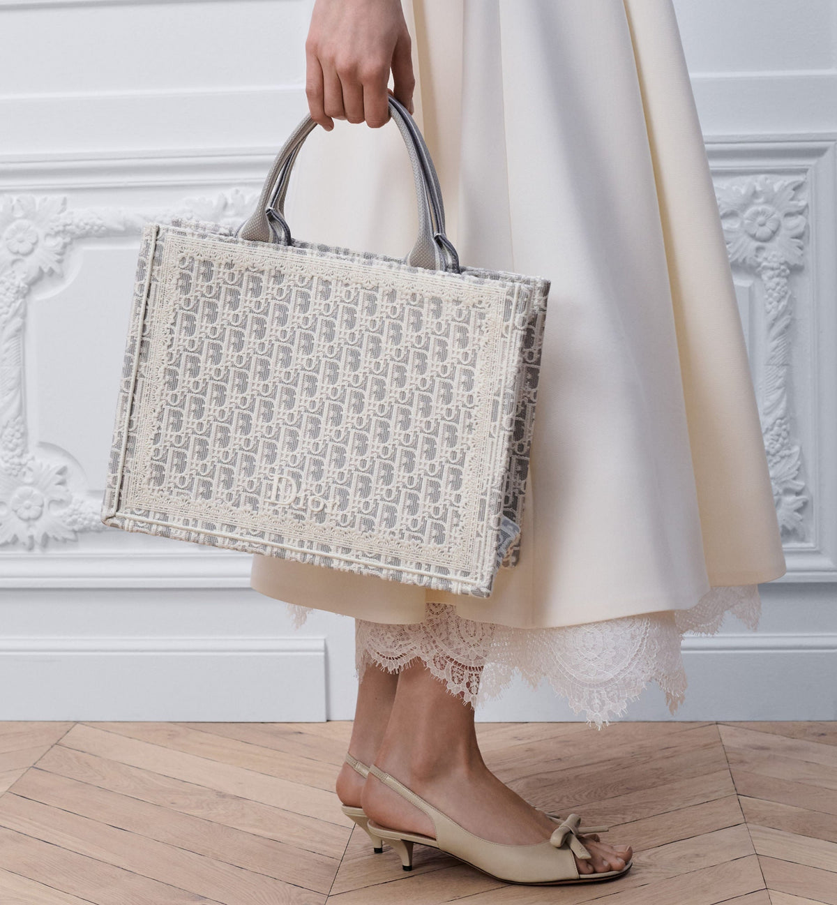Med Book Designer Tote Bag With Latte & Gray Oblique Embroidery & White Lace & Strap