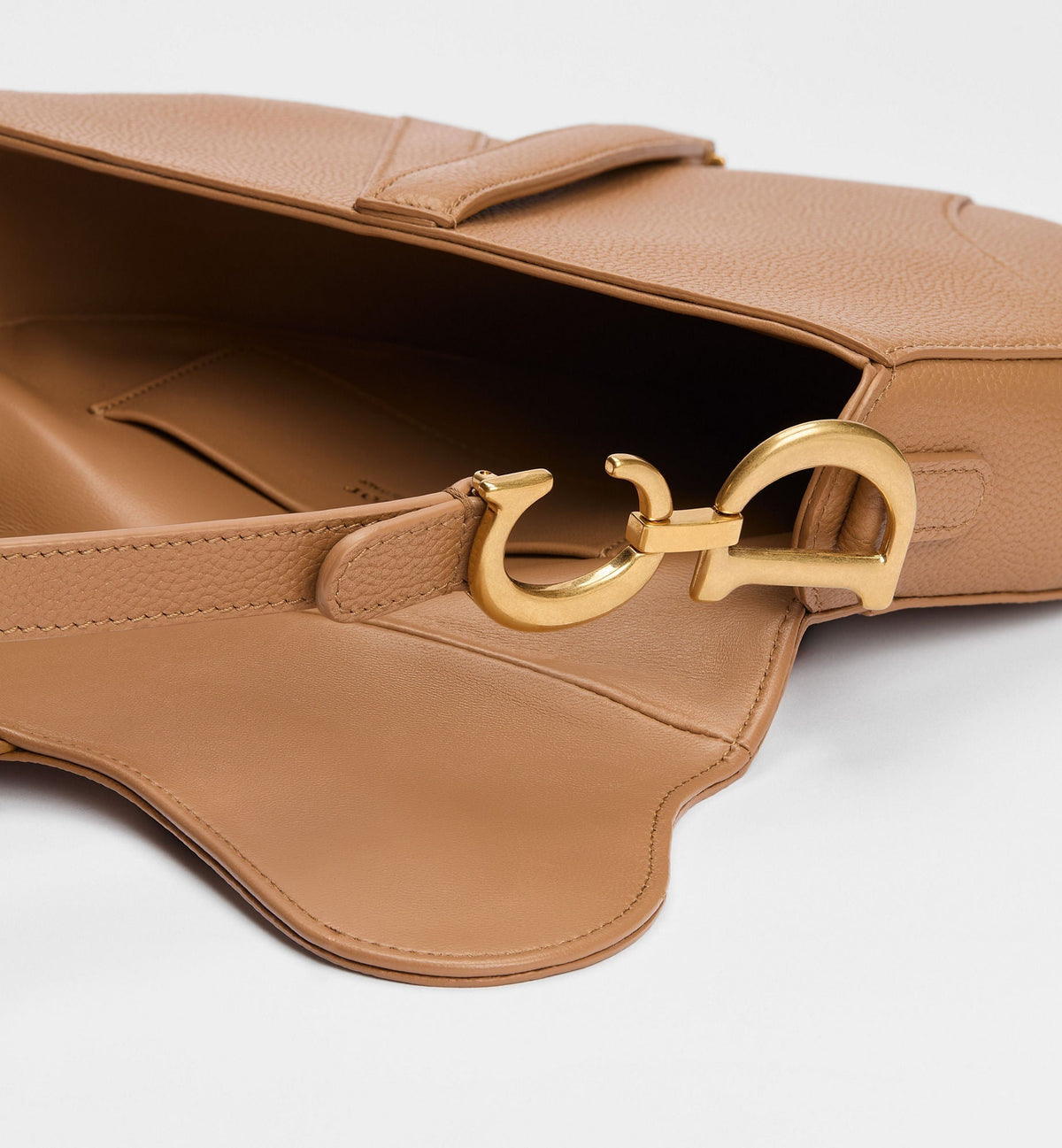 Small Saddle Luxury Handbag With Camel Grained Calfskin And Strap