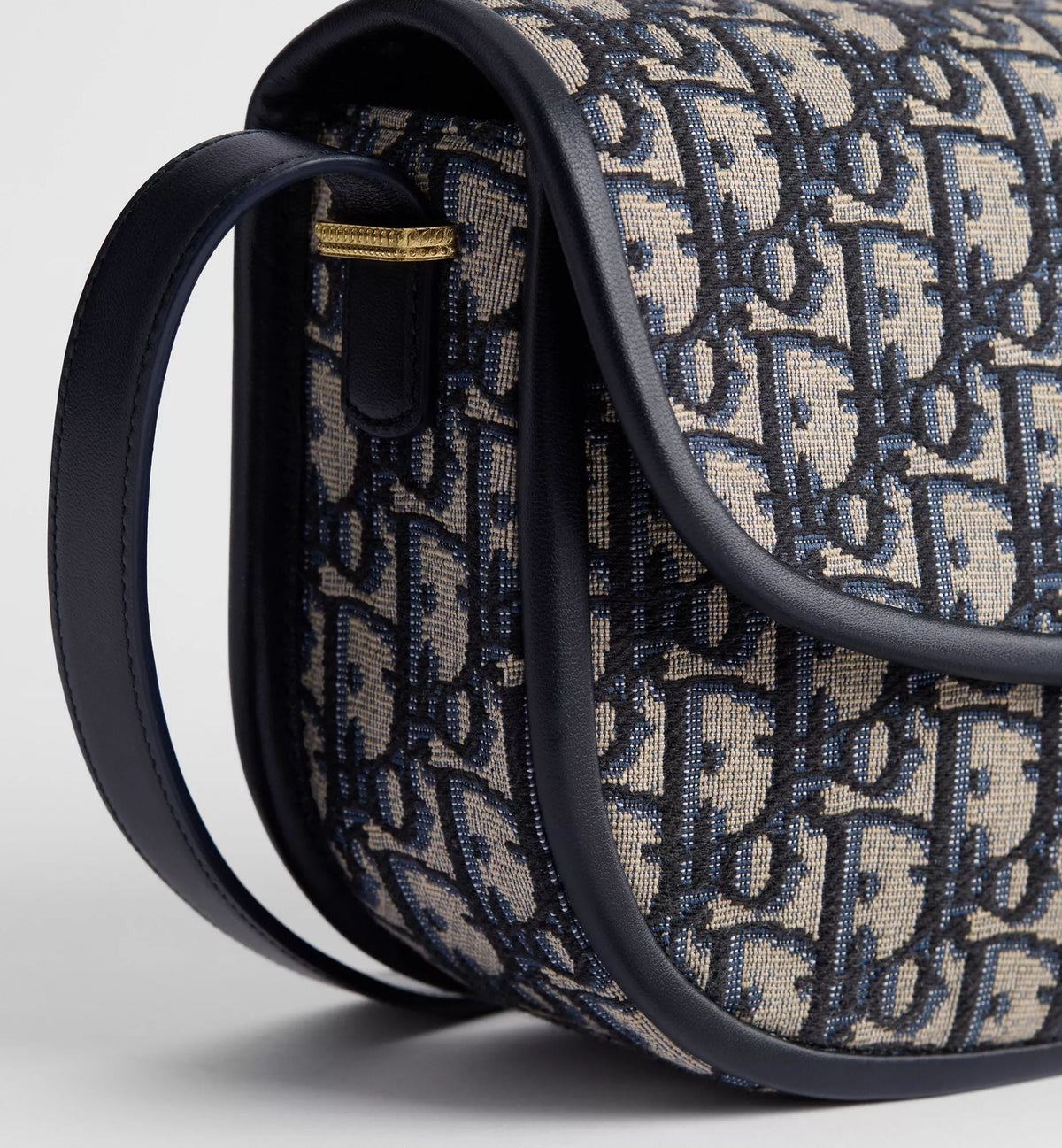 Medium Médaillon Flap Bag