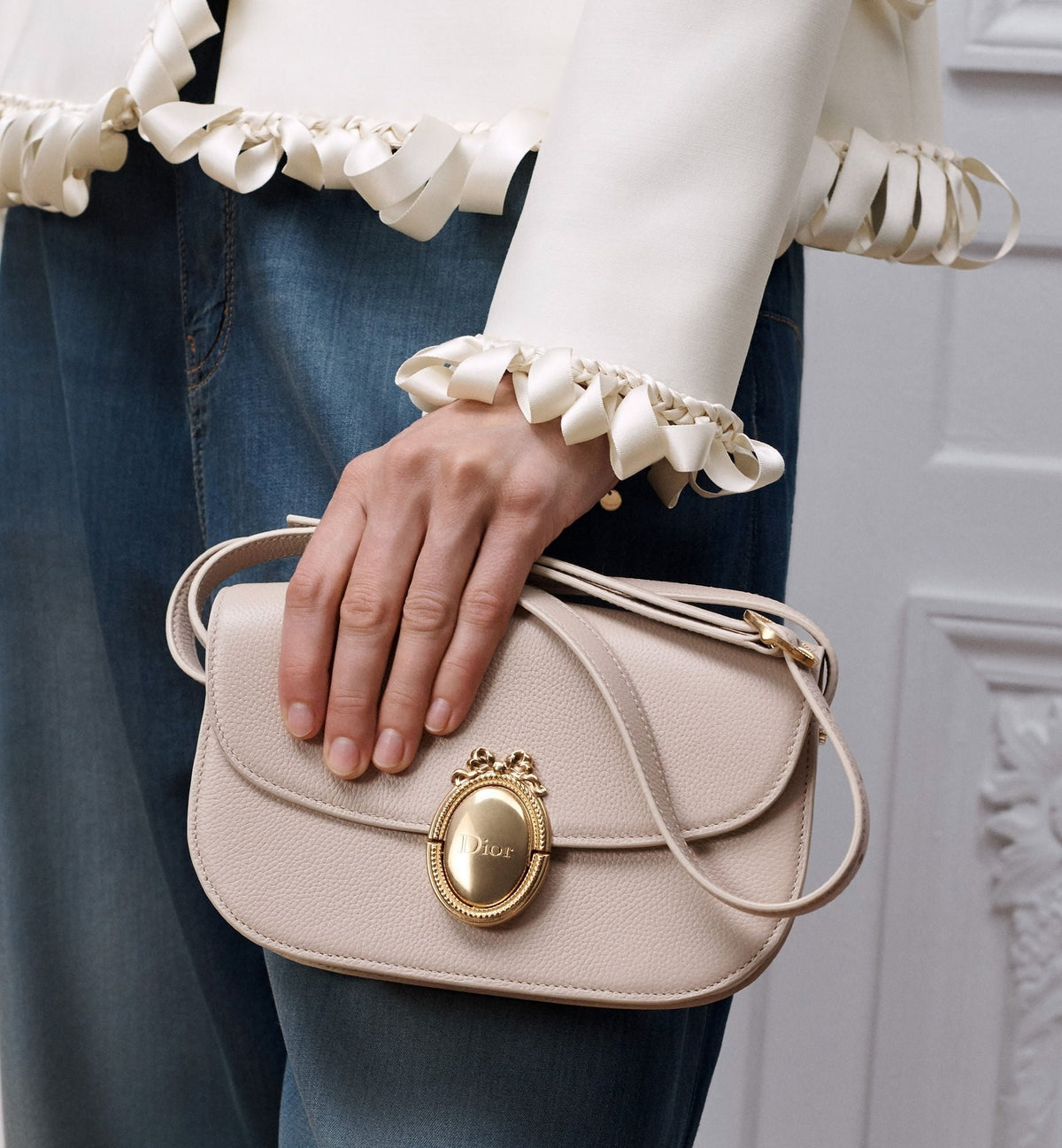 Small Médaillon Flap Luxury Handbag With Grained Calfskin And Médaillon Clasp