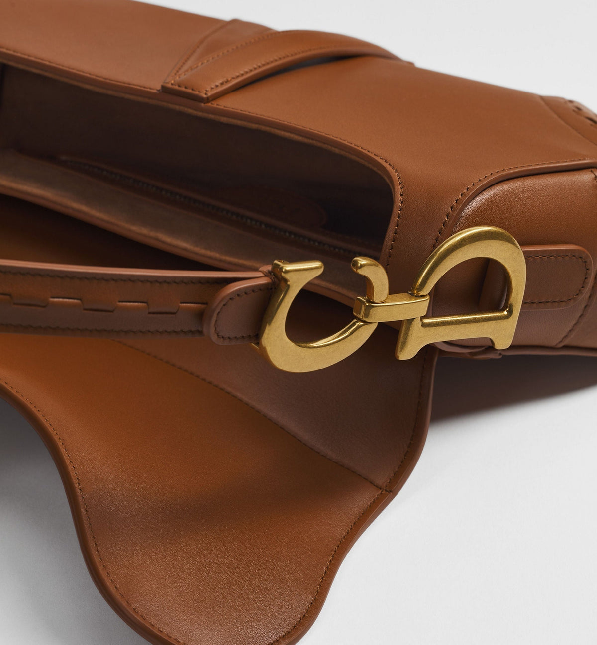 Small Saddle Luxury Handbag With Marron Bobby Calfskin Marquetry And Strap