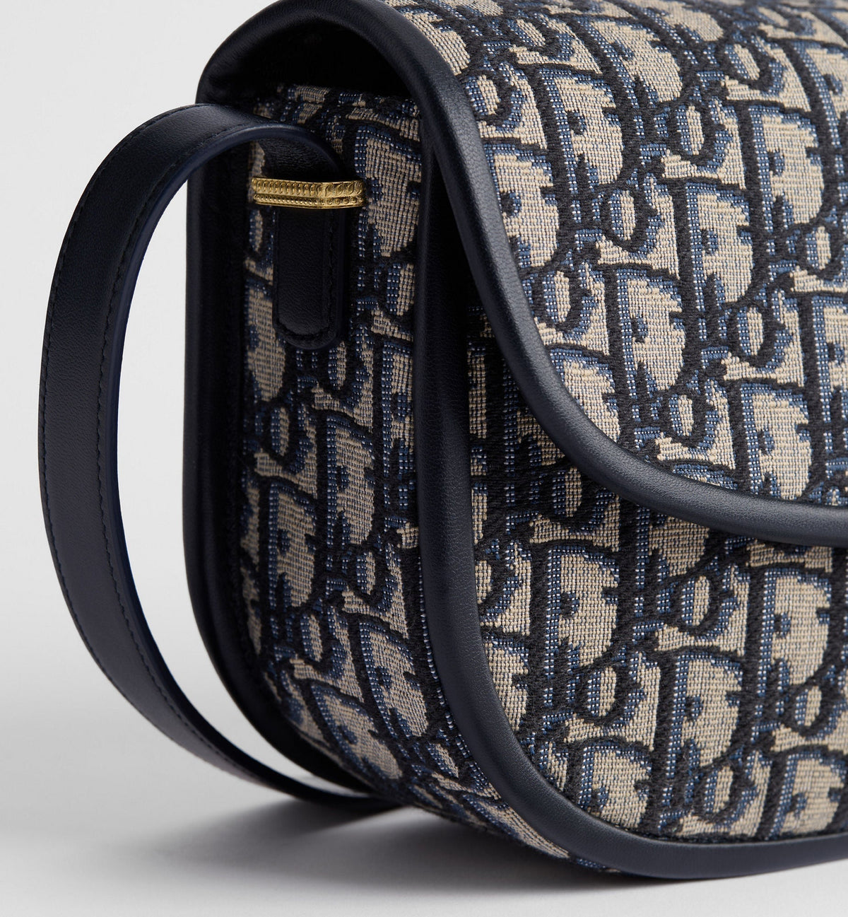 Medium Médaillon Flap Luxury Handbag With Blue Jacquard And Signature Clasp