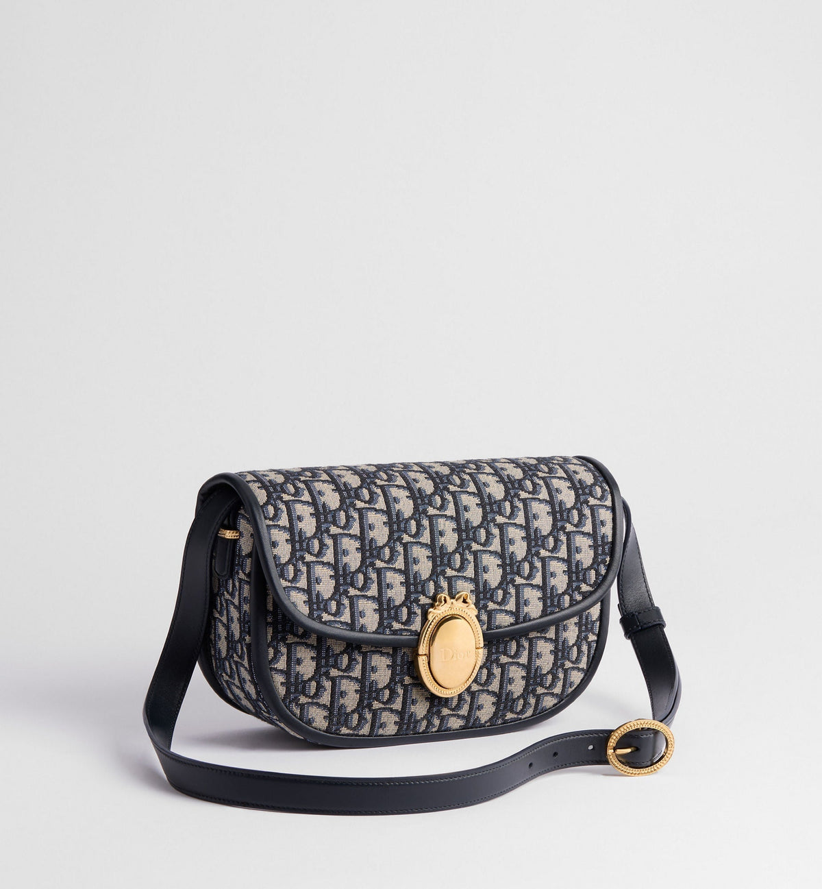 Medium Médaillon Flap Luxury Handbag With Blue Jacquard And Signature Clasp