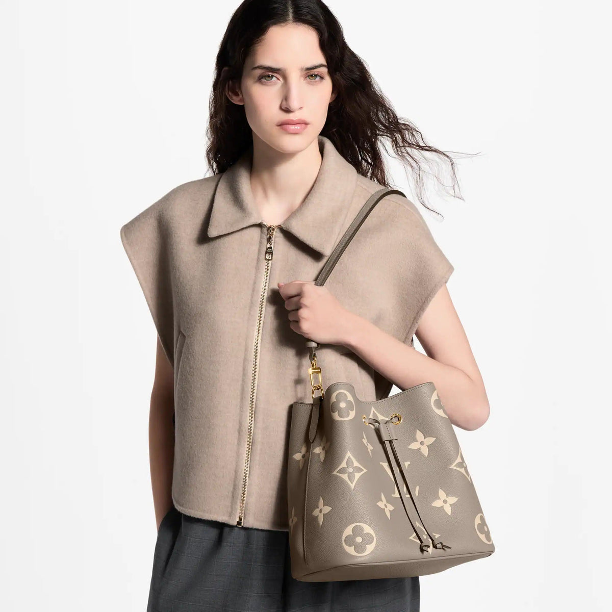 NéoNoé MM Bicolor Monogram Empreinte Leather Bucket Bag M45555