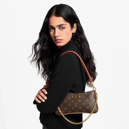 Pochette Liv Monogram Canvas