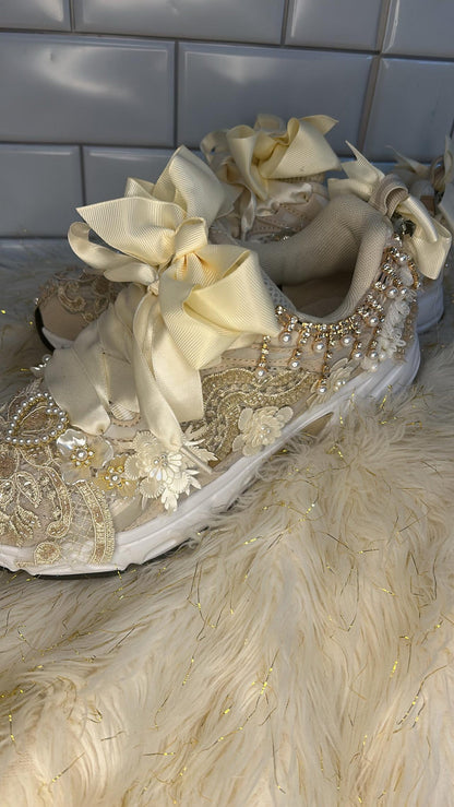 Cream CUSTOM fREESTYLE LACEY sneakers