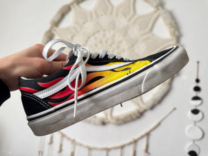 VANS classic sneakers black & white  flame skater Shoes,  Size 38