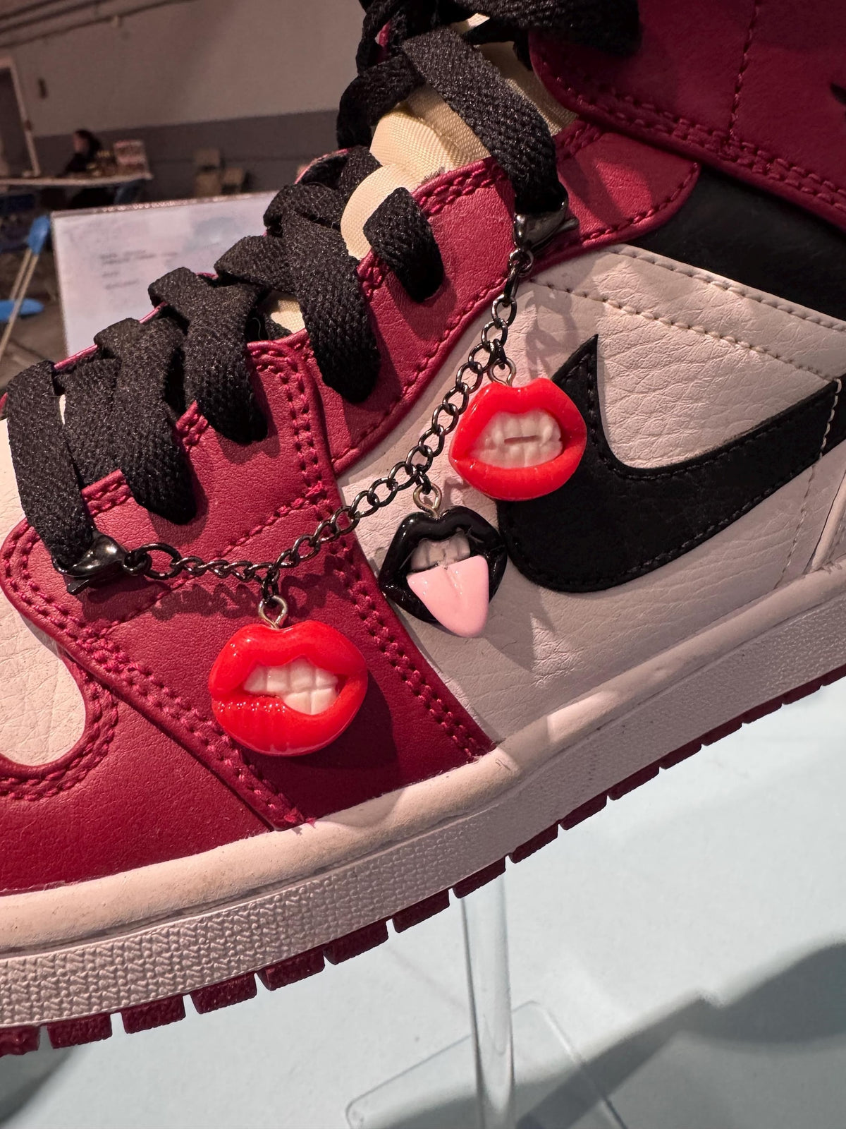 Edgy Mouth Shoe Chain – Red & Black Drip Mouth Charms for Sneakers