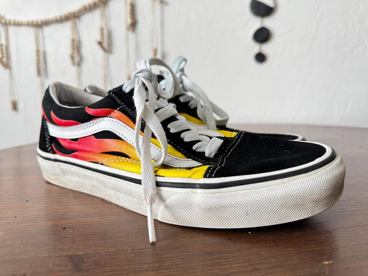 VANS classic sneakers black & white  flame skater Shoes,  Size 38